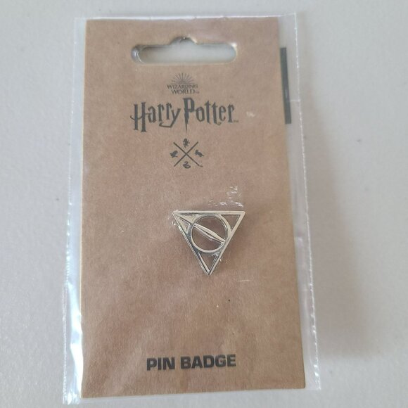 Deathly Hallows Charm Pin Badge Official Harry Potter Tokyo Warner Bros Studio - Picture 1 of 8